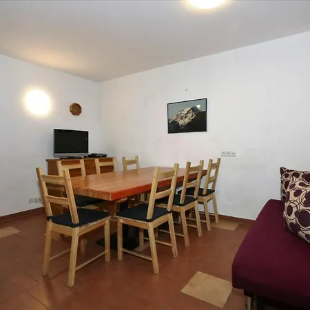 Terraced Oliver, *